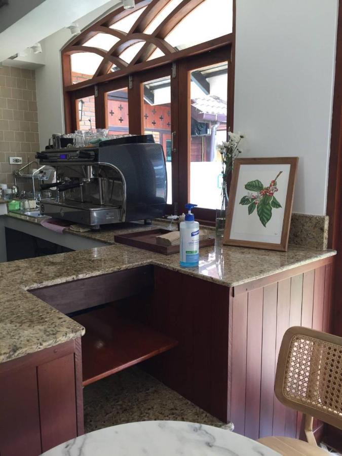 Valentier Cafe And Hotel เชียงใหม่ ภายนอก รูปภาพ