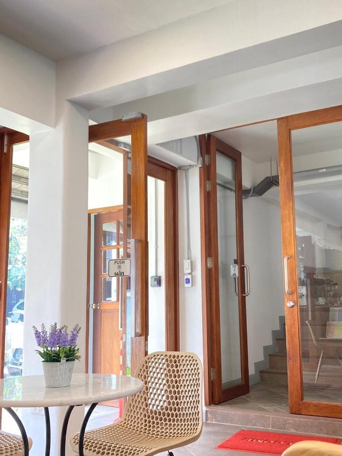 Valentier Cafe And Hotel เชียงใหม่ ภายนอก รูปภาพ