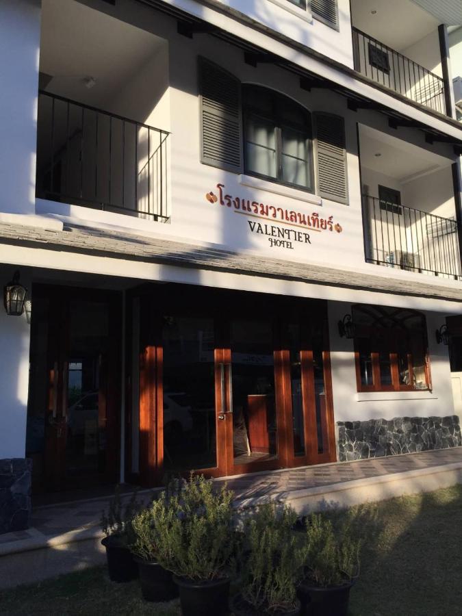 Valentier Cafe And Hotel เชียงใหม่ ภายนอก รูปภาพ