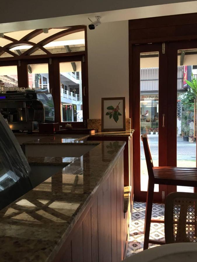 Valentier Cafe And Hotel เชียงใหม่ ภายนอก รูปภาพ